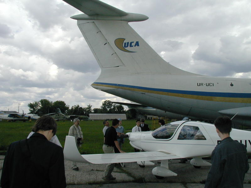 UKRAINE 2006187