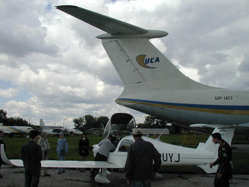 UKRAINE 2006188