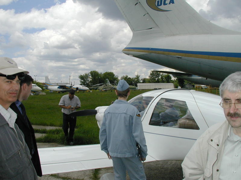 UKRAINE 2006192