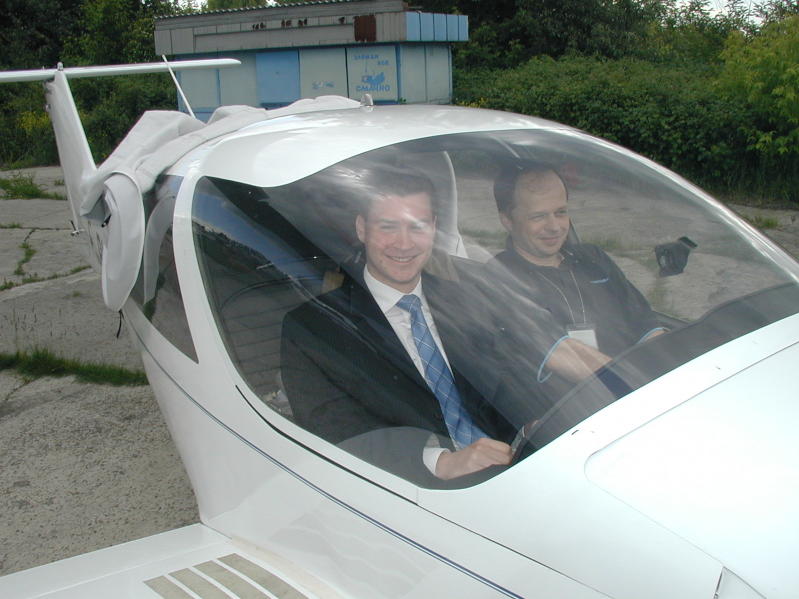 UKRAINE 2006288