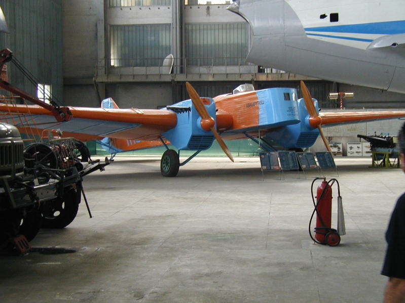 UKRAINE 2006254