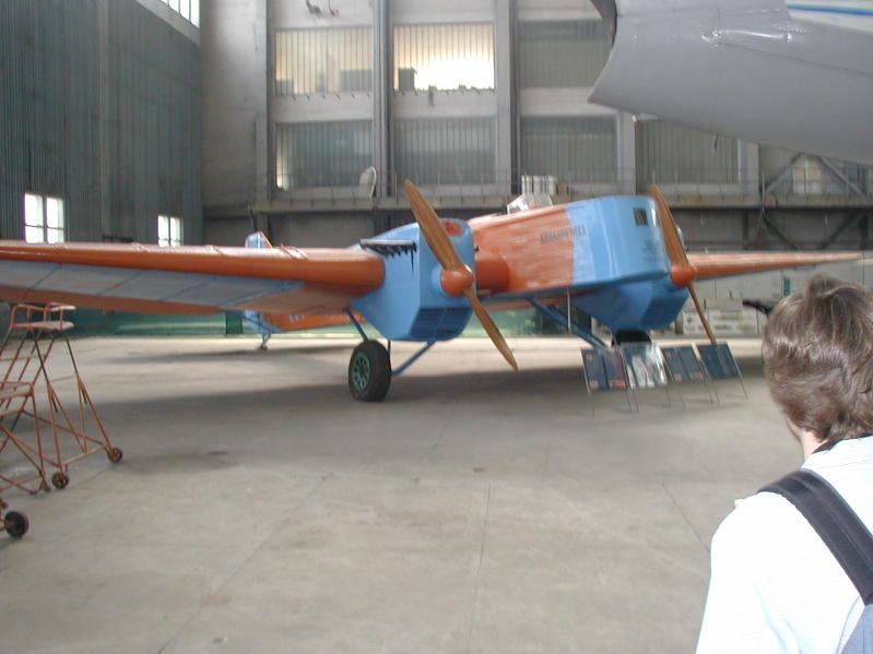 UKRAINE 2006255